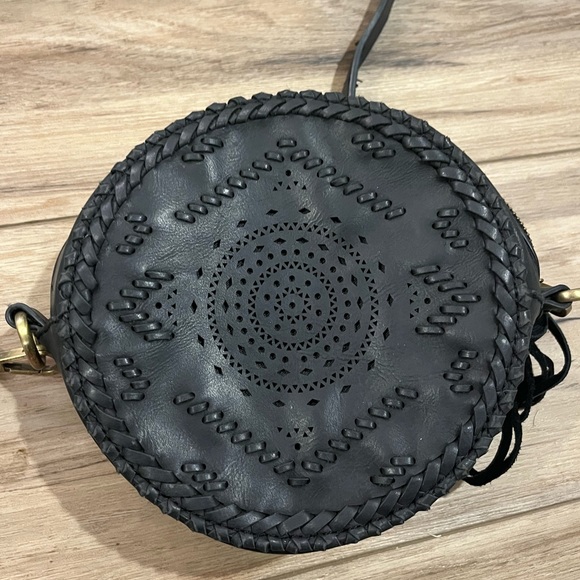 Street Level Black Round Whipstitch Crossbody Purse - Picture 2 of 5